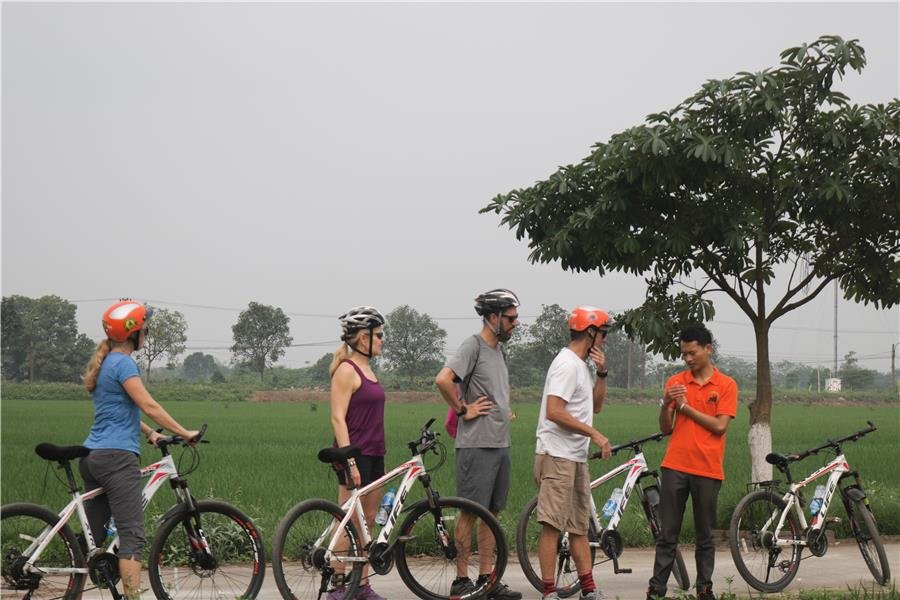 Hanoi City Bike Tour in Early Morning